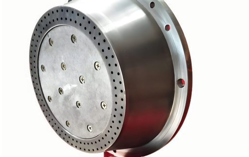 Extruder die head with multiple holes for pellet production